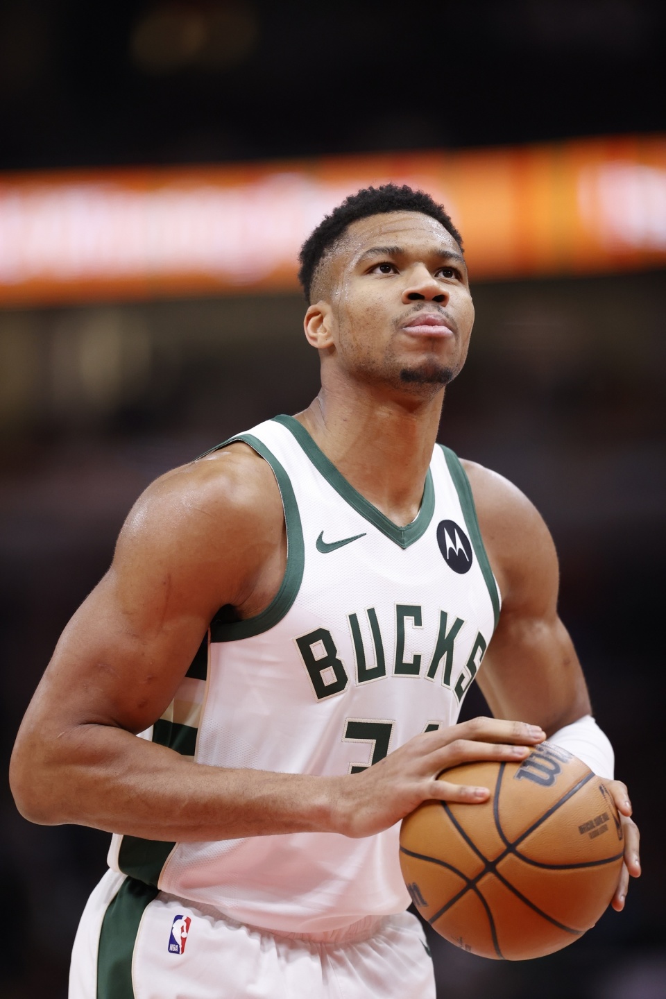 ATP年终总决赛男单小组赛：弗里茨0-2德米纳尔（ATP总决赛男单小组赛：德米纳尔直落两盘击败弗里茨）