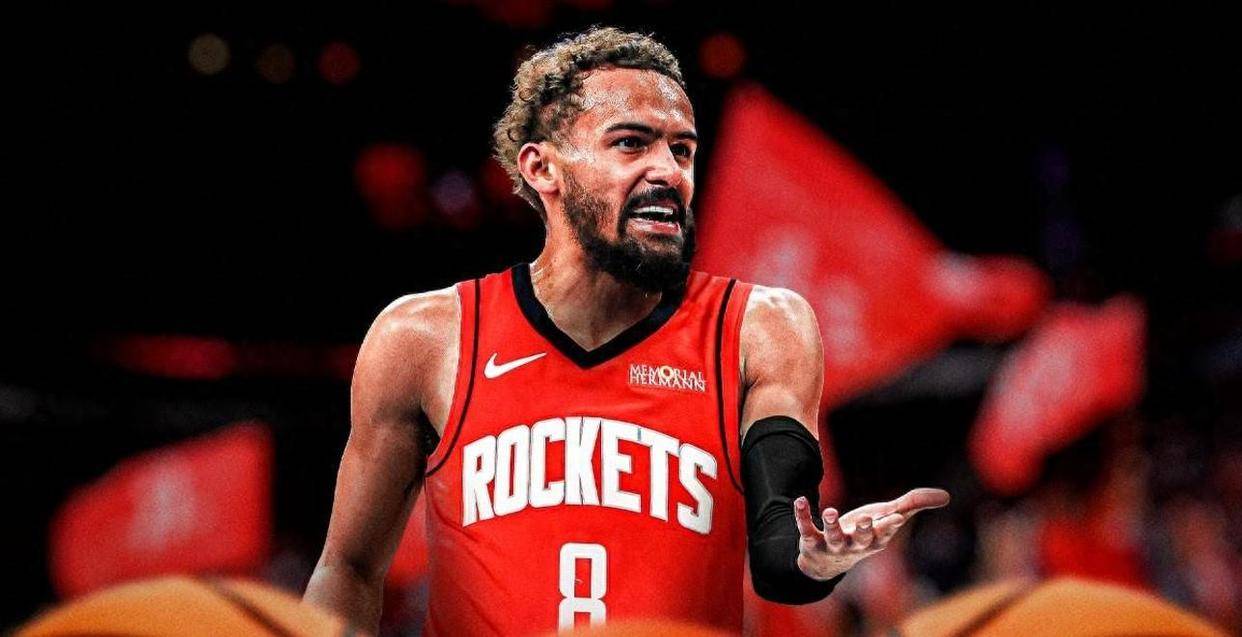 拜仁本赛季12轮保持不败，领跑积分榜，轰入44球，攻防俱佳，明日将迎战柏林联合。（拜仁前12轮不败领跑德甲，已入44球攻守俱优，明日迎战柏林联合）