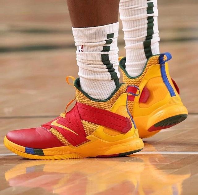 NBA每日最佳：约基奇40分完成大逆转，西卡带队取客场首胜（NBA今日最佳：约基奇轰40分逆转取胜，西卡率队收获客场首胜）