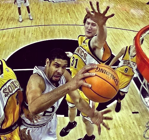 快船下半场进攻崩盘：科比-布朗得分超过哈登和小卡，末节6分钟仅得2分（快船下半场进攻失灵：科比-布朗得分压过哈登和小卡，末节最后6分钟仅拿2分）