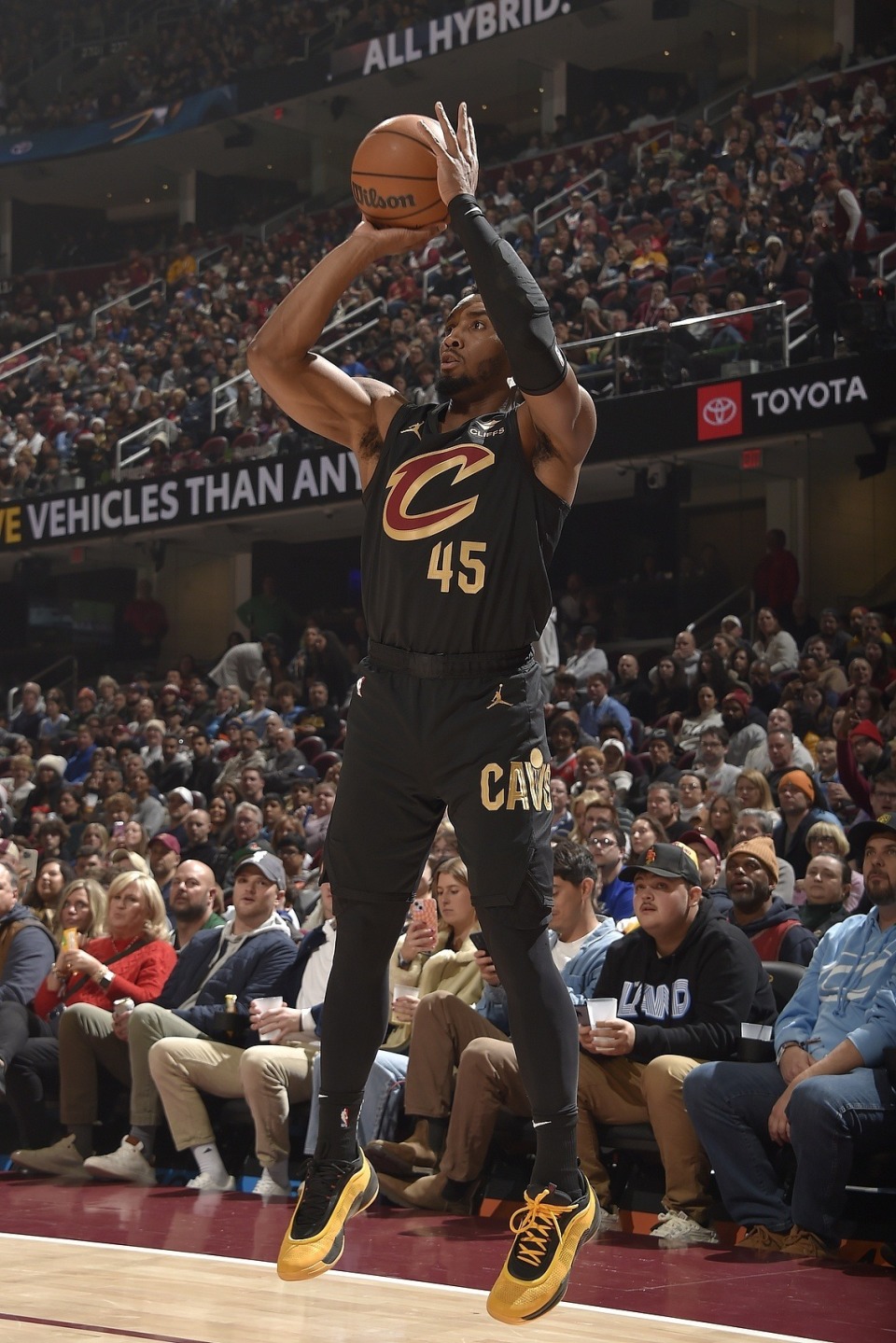 攻防偏科明显！掘金主帅：我们的防守退步了，要蹲下去防守（掘金攻防失衡加剧！主帅直言防守倒退：得蹲下去守住）