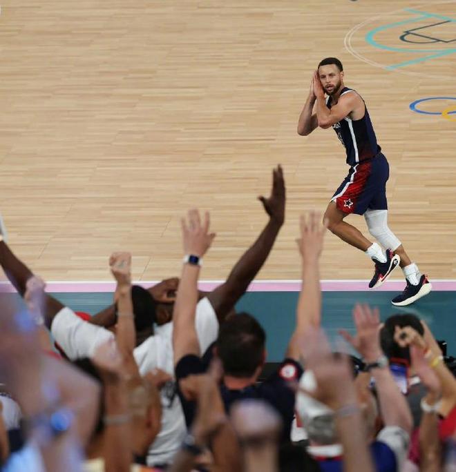 裁判录音显示，桑切特踢倒费尔明后说“这只是普通的铲球”（裁判音频曝光：桑切特踢翻费尔明后辩称“只是一次普通铲球”）