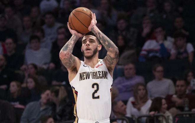 阿根廷队训练吸引20085名球迷观看，梅西获赠埃尔切10号球衣（阿根廷队训练迎来20085名球迷观战，梅西获赠埃尔切10号战袍）