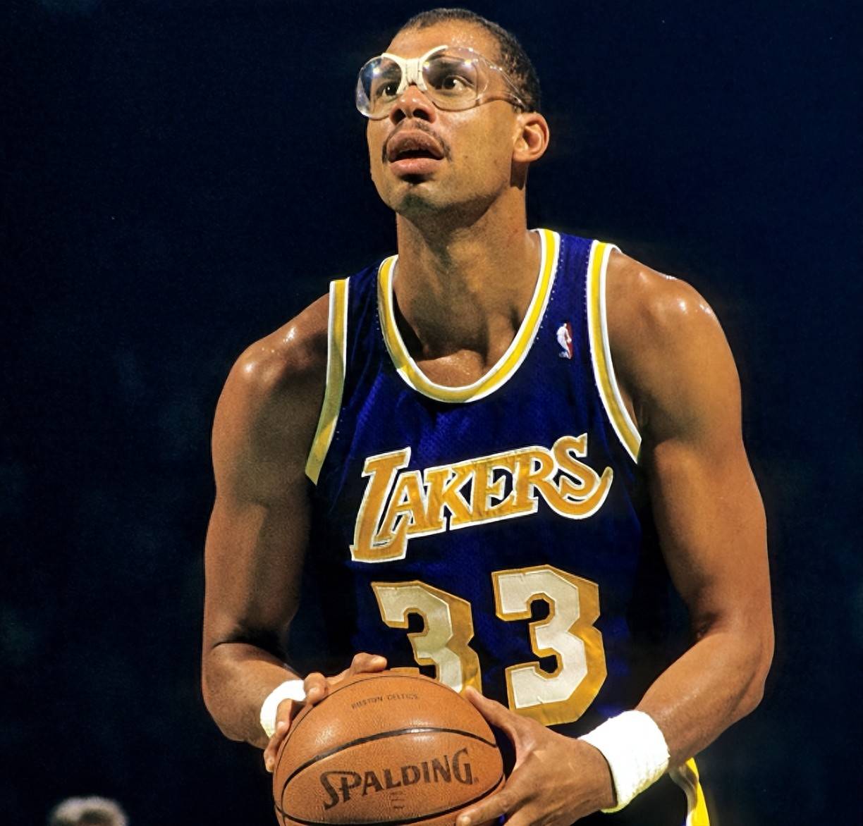 EYBL联赛：张博源砍下20分4篮板，率队打出24分大胜（EYBL联赛：张博源轰下20分4板，带队狂胜24分）