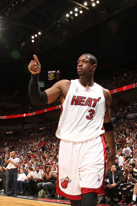 名记：我对塔图姆本赛季回归很有信心，他像个疯子在训练（名记：看好塔图姆本季复出，训练投入近乎疯狂）