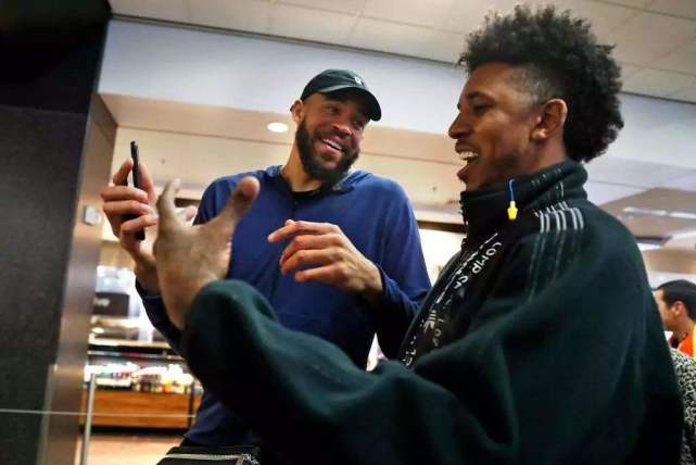 上海女排全员出击：阵容最佳，蔡斌压阵！今年是冲冠最好时机（上海女排全力出战：阵容齐整，蔡斌坐镇，今年冲冠正当时）