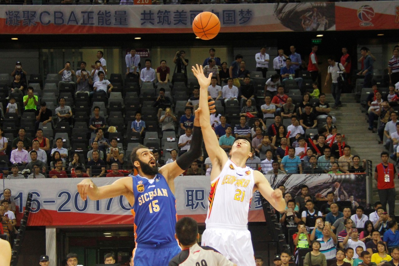 26场不败，德拉富恩特是带领西班牙连续不败场次第二长的主帅（率队26场不败，德拉富恩特位列西班牙主帅不败纪录第二）