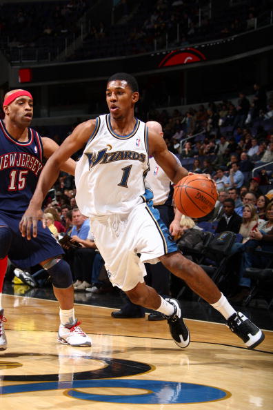 围绕着莱万与凯恩的转会传闻大家觉得拜仁会同意吗？（莱万与凯恩转会传闻发酵，拜仁会放行吗？）