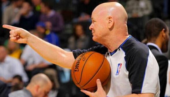 半场：科莫1-0萨索洛，杜维卡斯破门，尼科-帕斯倒钩射门被扑（半场战报：科莫暂1-0萨索洛，杜维卡斯建功，尼科-帕斯倒钩被扑出）