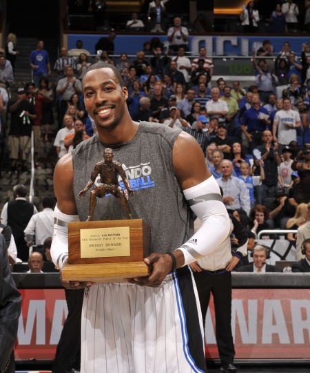 法尔克：拜仁不着急推进诺伊尔续约，打算在他40岁生日前后谈（法尔克：拜仁暂不急于与诺伊尔续约，预计将于其40岁生日前后商谈）